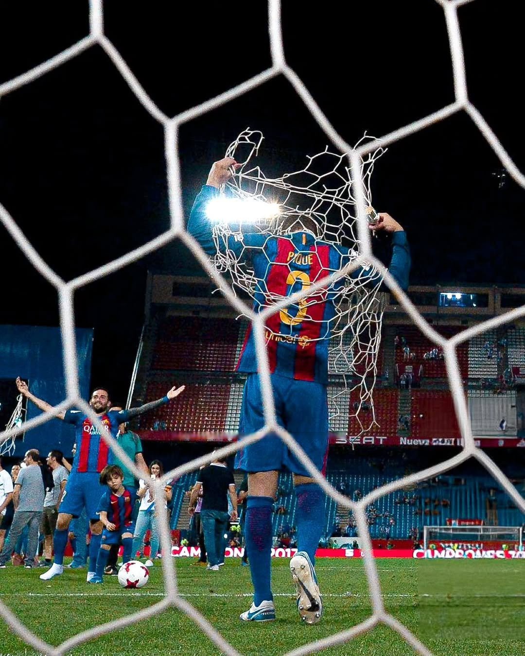 乌拉圭横扫巴黎,拉什福德高光表现的简单介绍 乌拉圭横扫巴黎,拉什福德高光表现的简单介绍