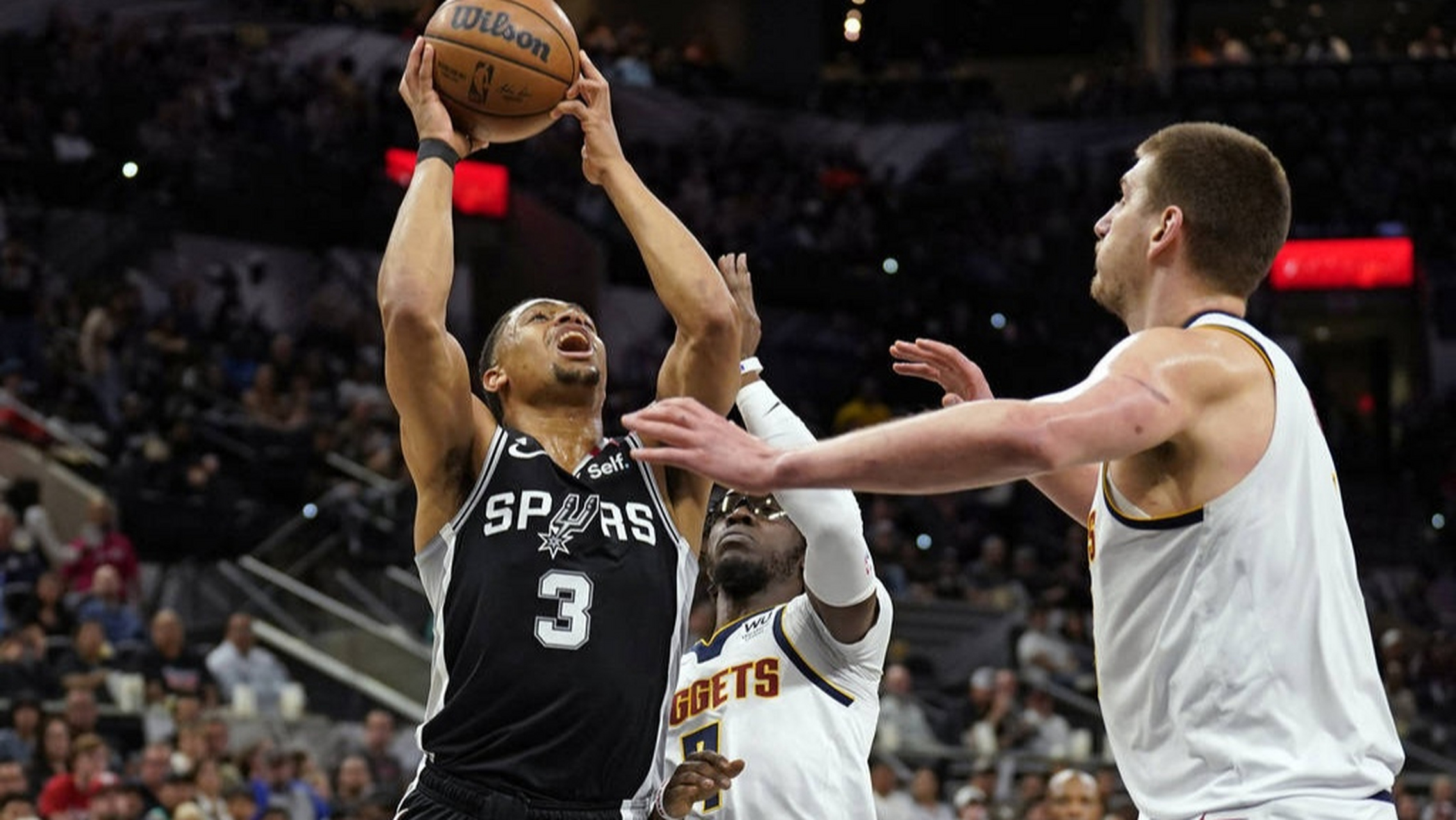 篮网鏖战马刺，约基奇带队取胜的简单介绍