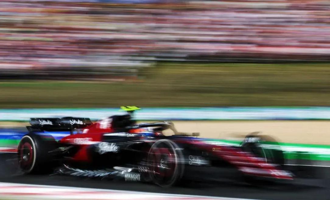 关于索伯车队鏖战威廉姆斯,周冠宇点燃赛场的信息 关于索伯车队鏖战威廉姆斯,周冠宇点燃赛场的信息