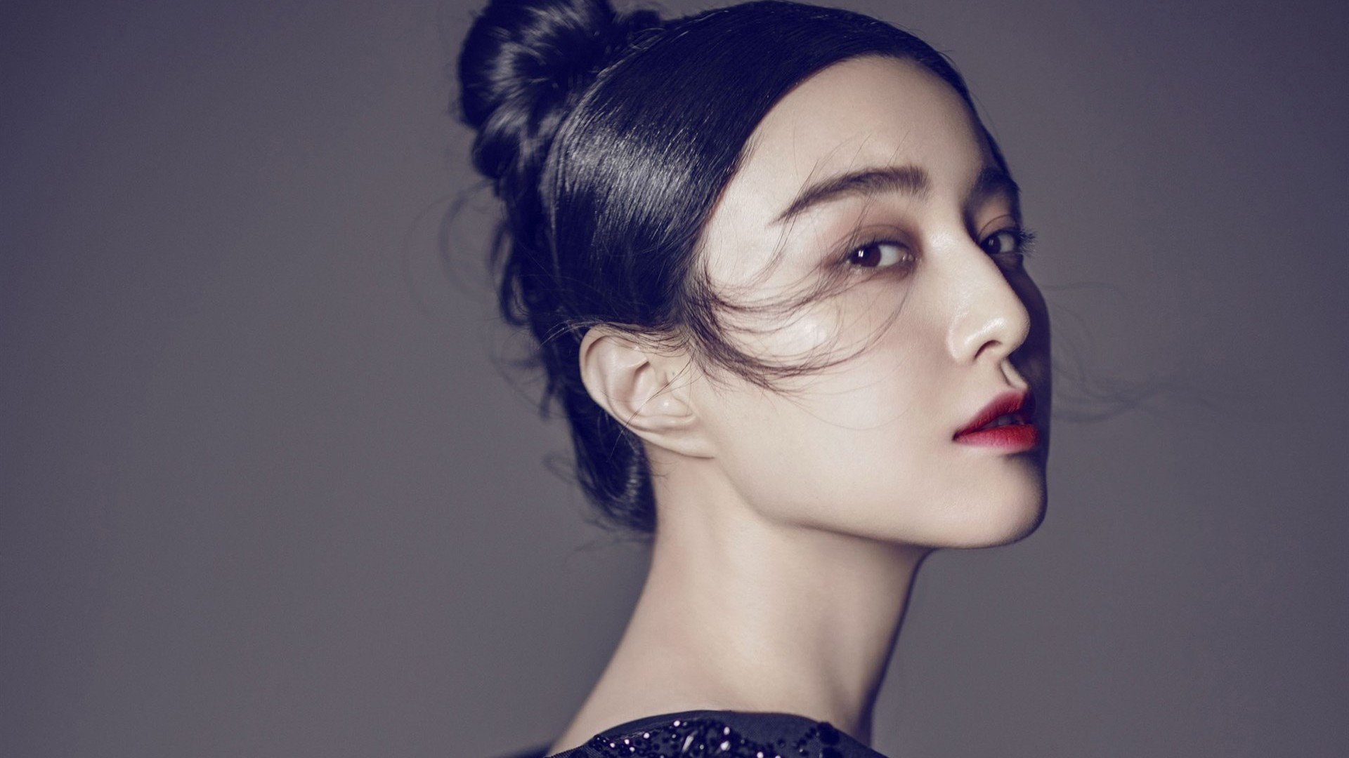 平行世界的交叉点，当能源封锁遇上球场神迹—中国关闭对瑞通道之夜，恩佐用三分雨照亮NBA